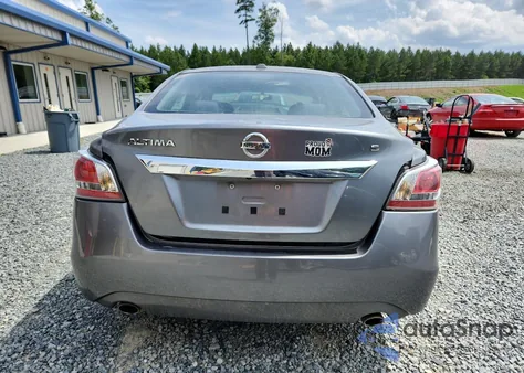 2015 Nissan Altima 2.5 z USA, uszkodzony, nr VIN 1N4AL3AP6FC431271
